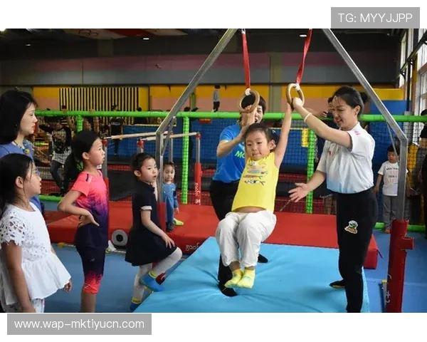 乐动体育蹦床带你体验极限运动的乐趣与健康锻炼的完美结合